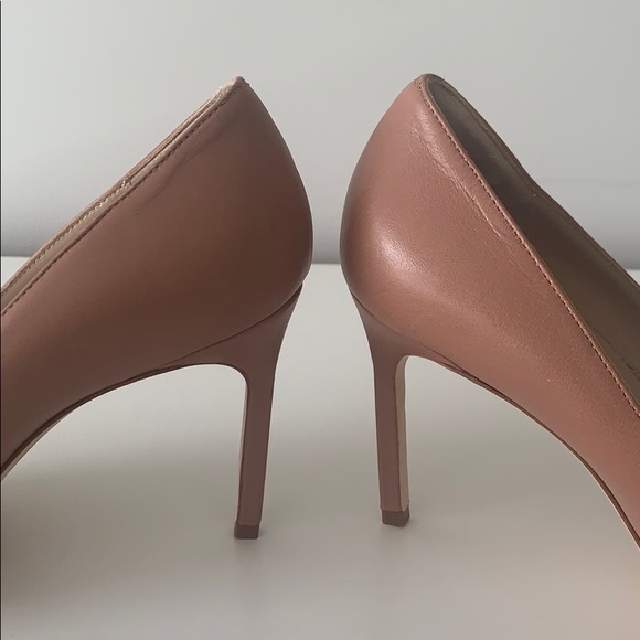 Manolo Blahnik BB 90 Leather Pumps - Picture 8 of 14